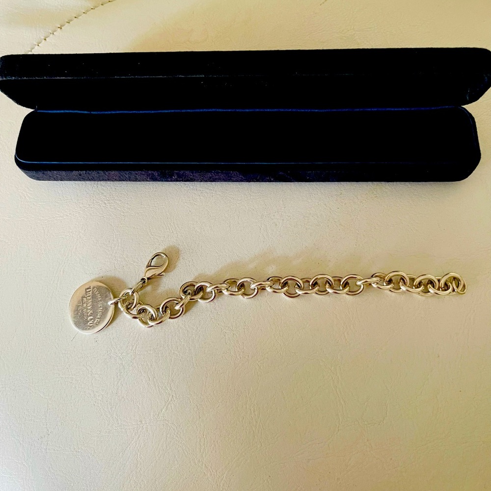 tiffany bracelet silver use in good condition